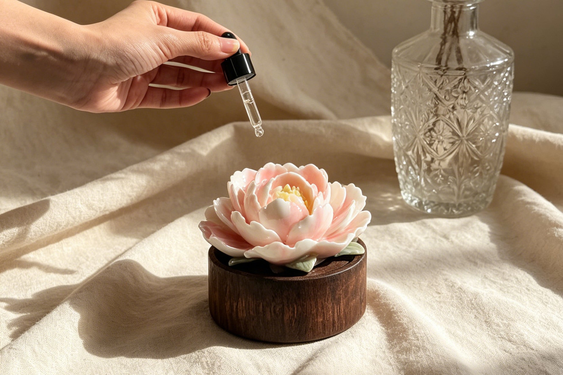 Hand-Sculpted Peony Ceramic Essential Oil Diffuser - Waterless & Silent