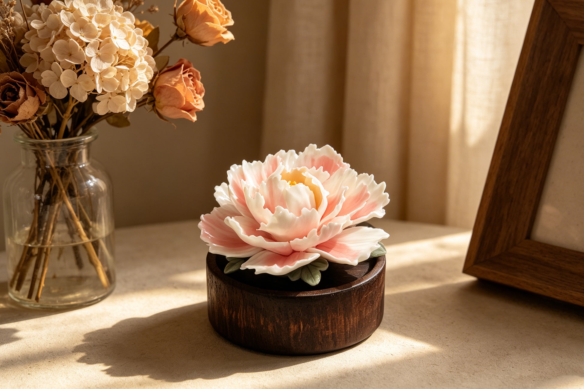 【HS0204】Hand-Sculpted Peony Ceramic Essential Oil Diffuser - Waterless & Silent
